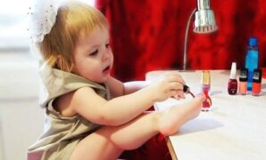 Las niñas son más traviesas que los niños